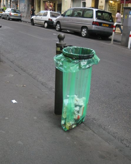 7MarseillePoubelle.jpg